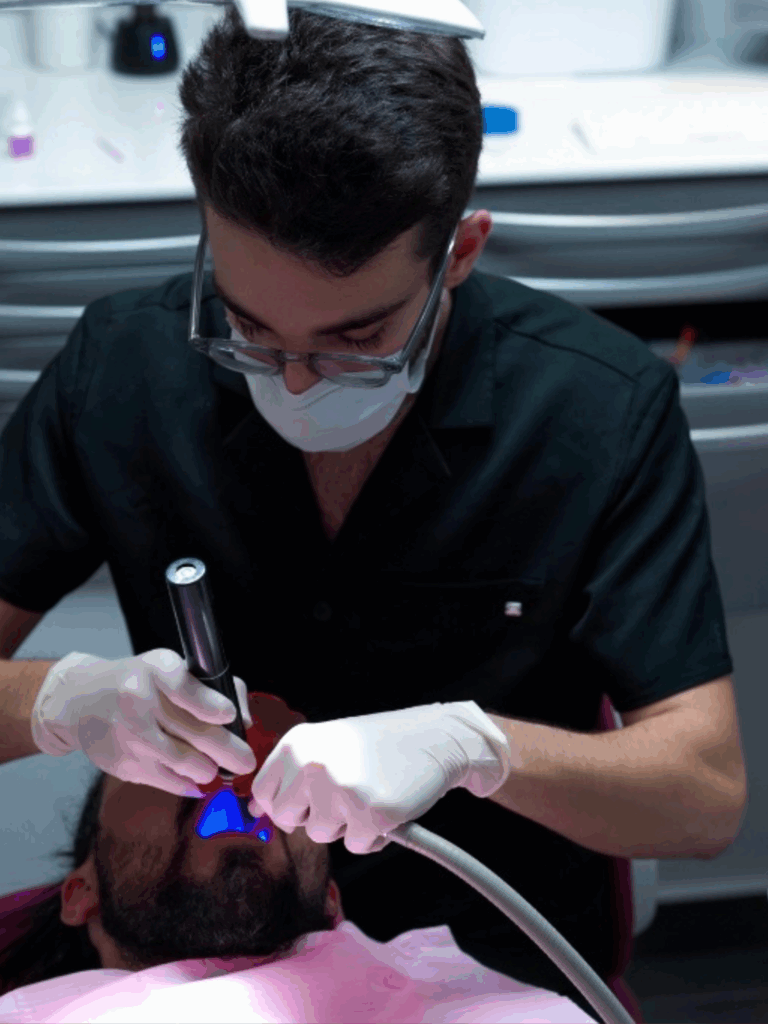 Soins dentaires généraux : Nos soins cabinet dentaire boujenah, paris 16 : Soins dentaires généraux, Blanchiment dentaire, invisalign, Implants dentaires, Prothèses dentaires, Injection d’acide hyaluronique, Orthodontie invisible : Aligneurs transparents